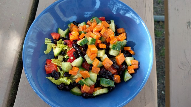 zeleninový salát s fazolemi